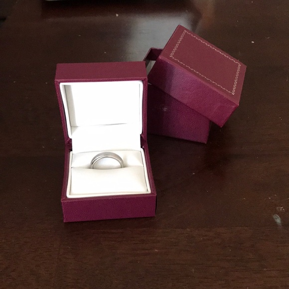 NEW Tungsten Carbide Wedding Ring